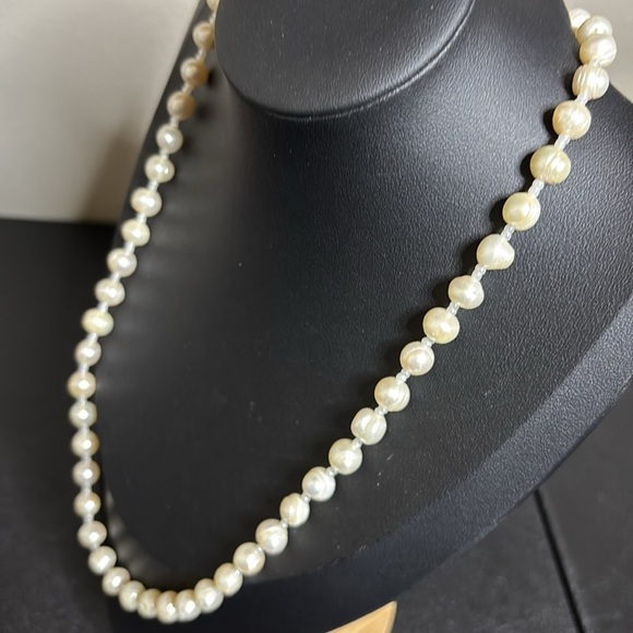 Baroque Pearl Classy Beaded Necklace​ - Picture 3 of 8